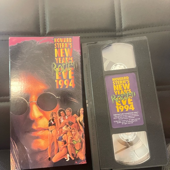 Howard Stern's New Year's Rotten Eve
1994 Comedy VHS Rare - Picture 3 of 3